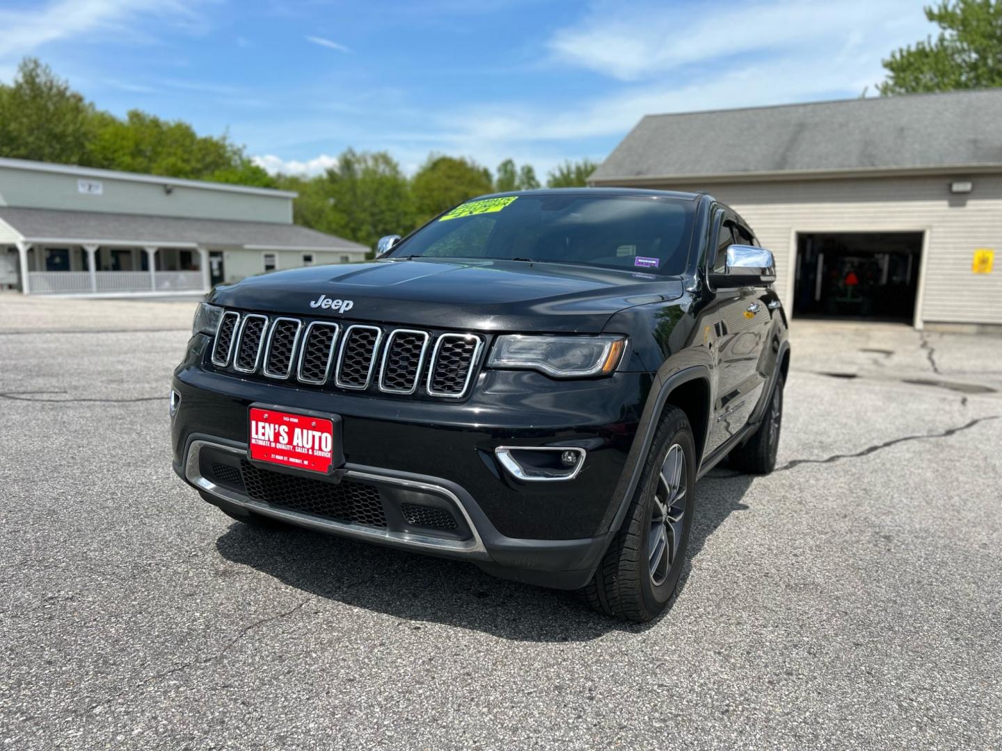 2017 Black /Black Jeep Grand Cherokee Limited 4WD (1C4RJFBG1HC) with an 3.6L V6 DOHC 24V engine, 8A transmission, located at 27 Main St., Norway, MD, 04268, (207) 743-0900, 44.199795, -70.530807 - Photo#0